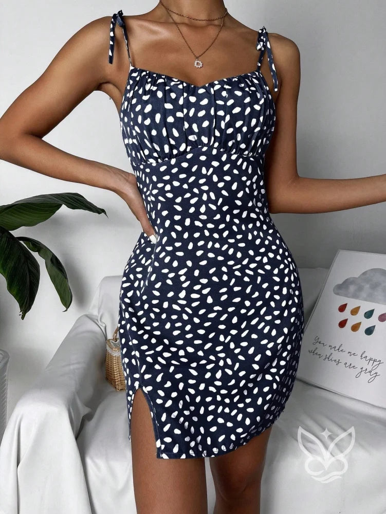Vestido Cami Franzido no Busto Ajustado Casual Feminino Vestido Cami Franzido no Busto Ajustado Casual Feminino