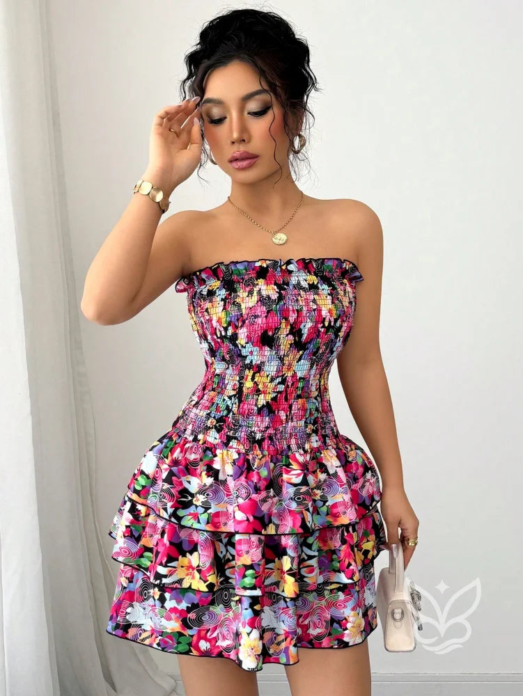 Vestido Com Babados Em Camadas E Saia Com Design De Bolo Vestido Com Babados Em Camadas E Saia Com Design De Bolo