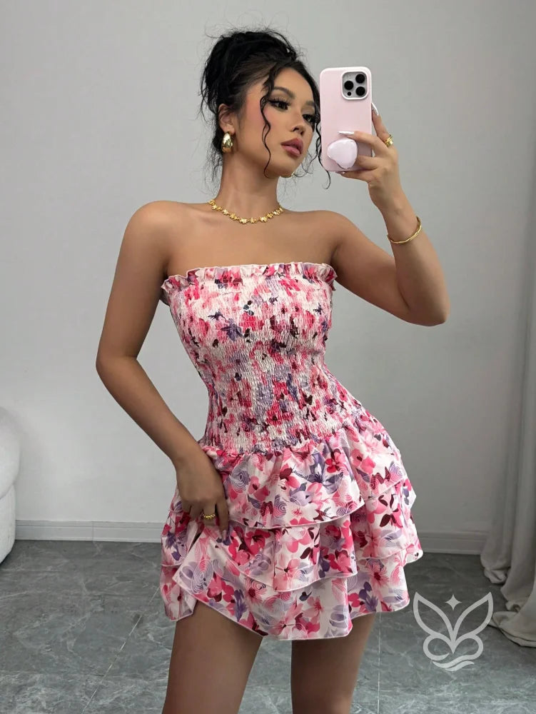Vestido Com Babados Em Camadas E Saia Com Design De Bolo Vestido Com Babados Em Camadas E Saia Com Design De Bolo