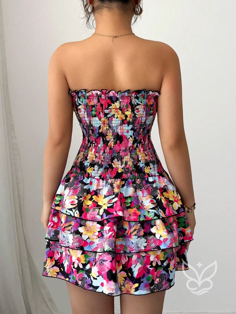 Vestido Com Babados Em Camadas E Saia Com Design De Bolo Vestido Com Babados Em Camadas E Saia Com Design De Bolo