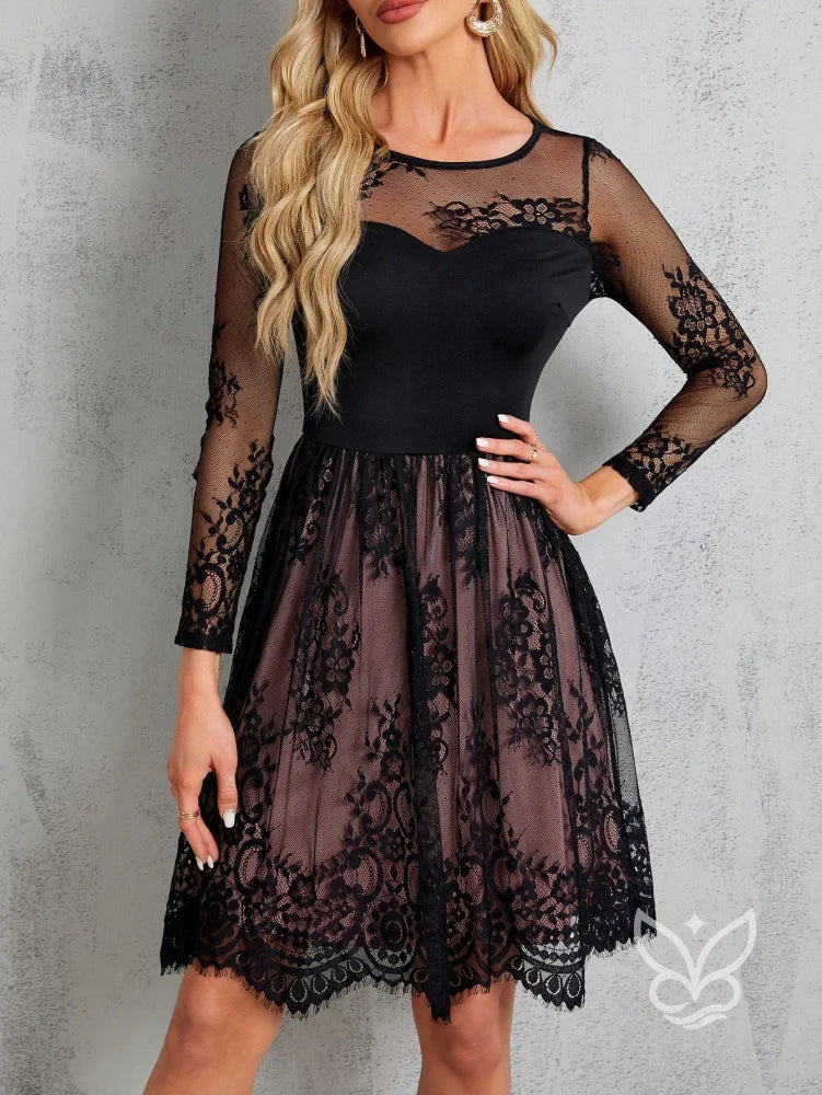 Vestido Com Tule Bordado Manga Longa E Alta Elasticidade Vestido Com Tule Bordado Manga Longa E Alta Elasticidade
