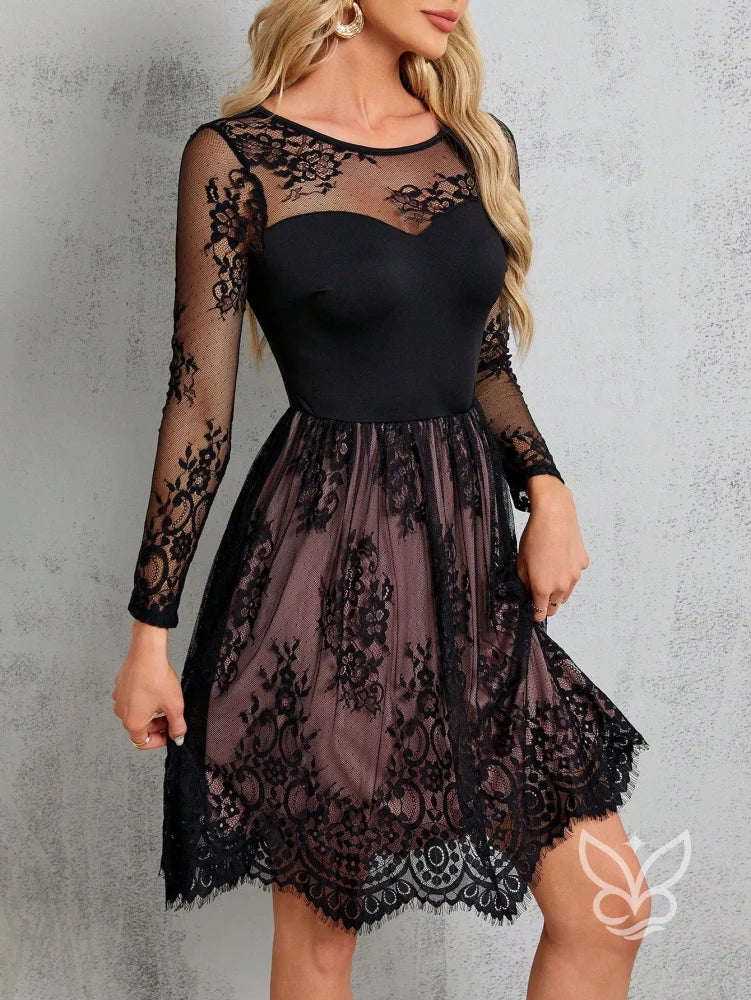 Vestido Com Tule Bordado Manga Longa E Alta Elasticidade Vestido Com Tule Bordado Manga Longa E Alta Elasticidade