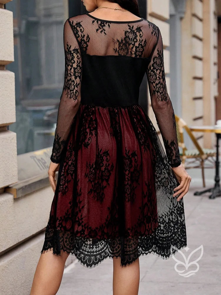 Vestido Com Tule Bordado Manga Longa E Alta Elasticidade Vestido Com Tule Bordado Manga Longa E Alta Elasticidade