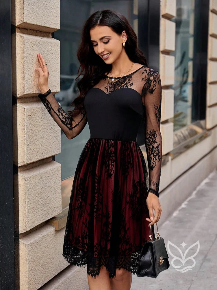 Vestido Com Tule Bordado Manga Longa E Alta Elasticidade Vestido Com Tule Bordado Manga Longa E Alta Elasticidade