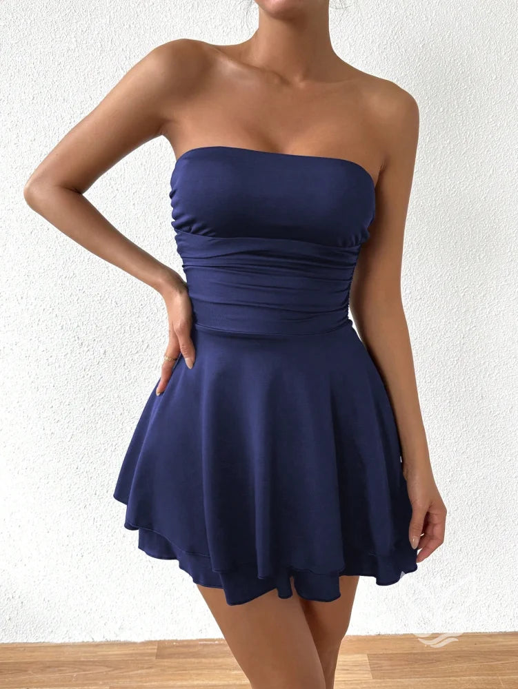 Vestido Curto Bandeau Com Franzidos E Caimento Ajustado Vestido Curto Bandeau Com Franzidos E Caimento Ajustado