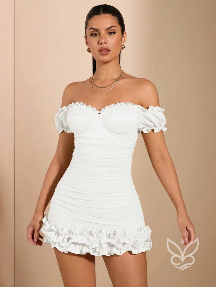 Vestido Curto Barra Bufante Detalhe Floral E Caimento Ajustado Vestido Curto Barra Bufante Detalhe Floral E Caimento