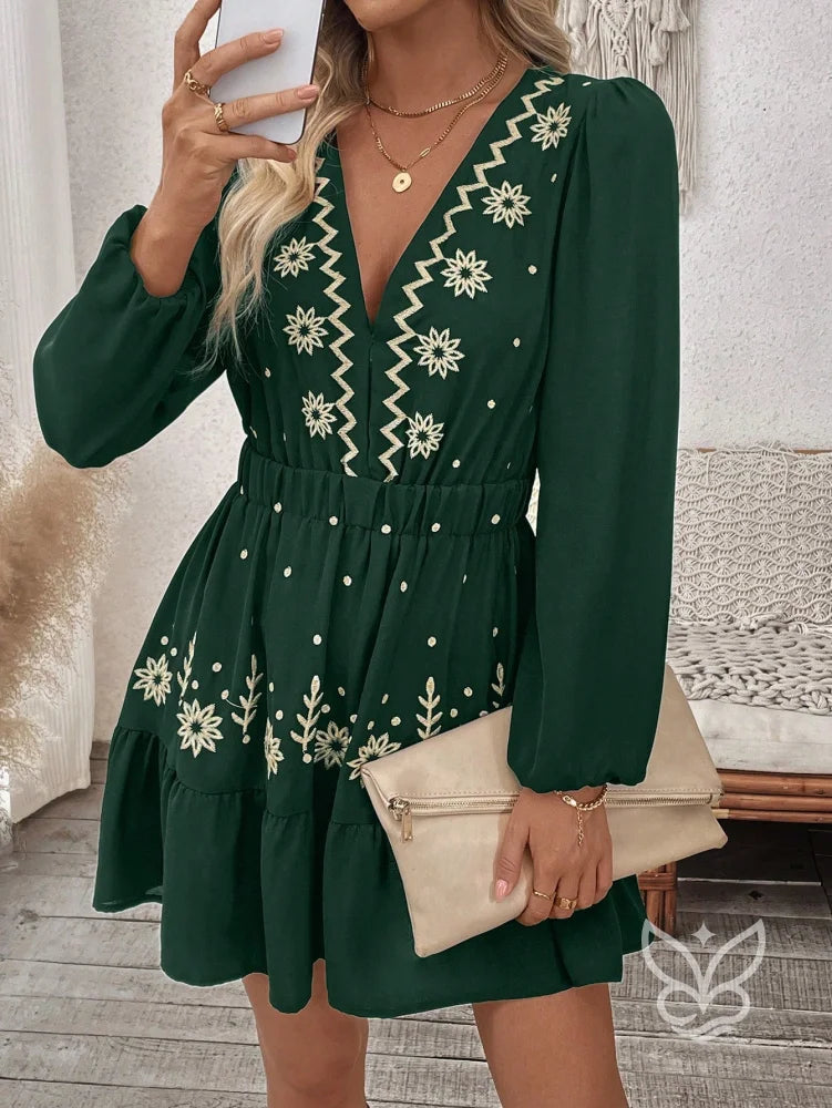 Vestido Curto Com Bordado Étnico E Manga Longa Vestido Curto Com Bordado Étnico E Manga Longa