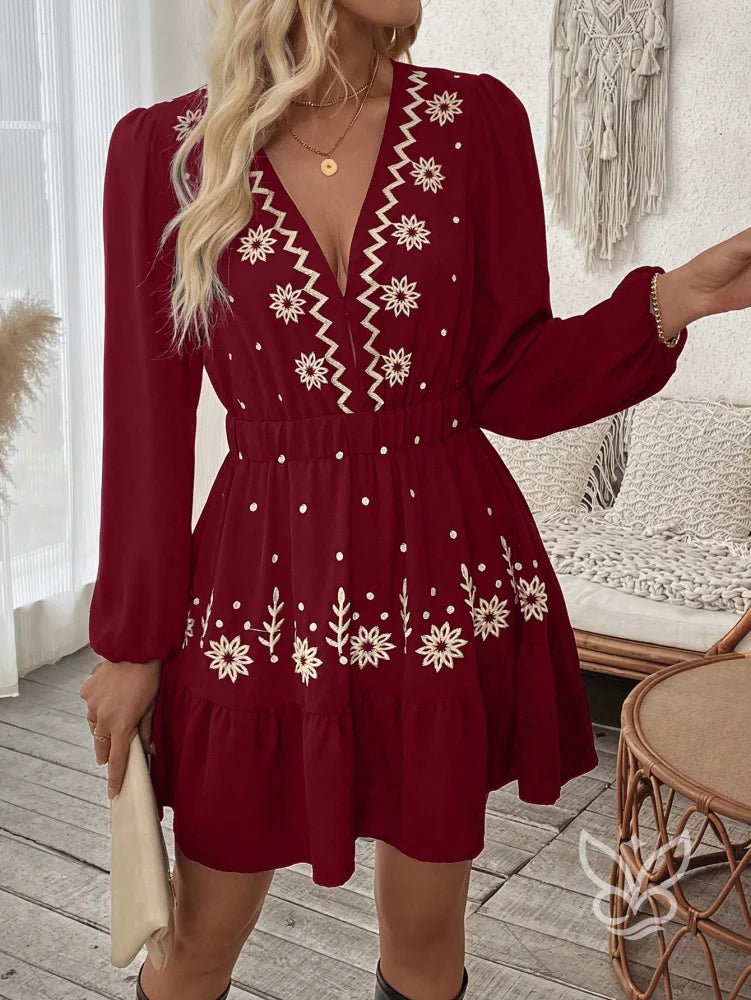 Vestido Curto Com Bordado Étnico E Manga Longa Vestido Curto Com Bordado Étnico E Manga Longa