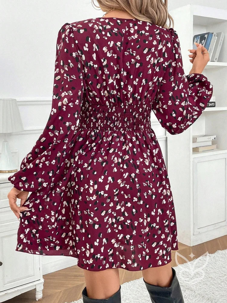 Vestido Curto Floral Com Manga Longa E Decote V Vestido Curto Floral Com Manga Longa E Decote V