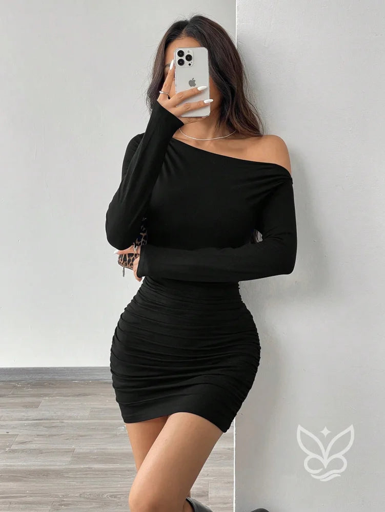 Vestido Justo De Um Ombro Só Com Manga Longa E Franzido Vestido Justo De Um Ombro Só Com Manga Longa E Franzido