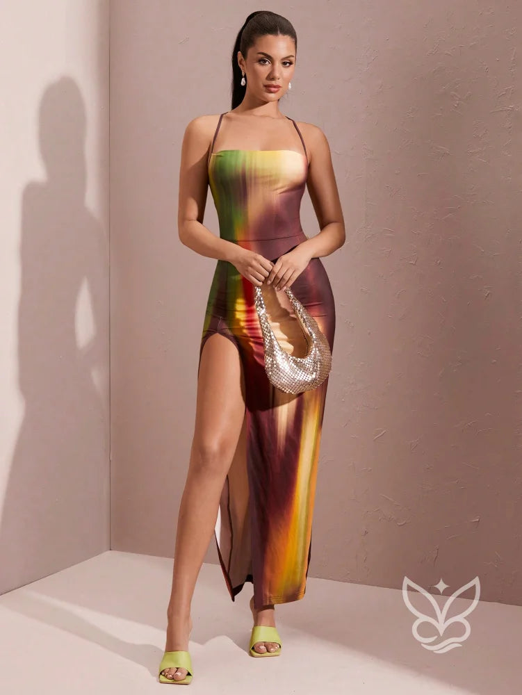 Vestido Longo Estampado Com Fenda E Amarração Nas Costas Vestido Longo Estampado Com Fenda E Amarração Nas Costas