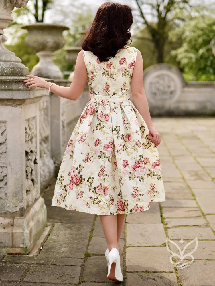 Vestido Midi Floral com Modelagem Godê Sofisticada Vestido Midi Floral com Modelagem Godê Sofisticada