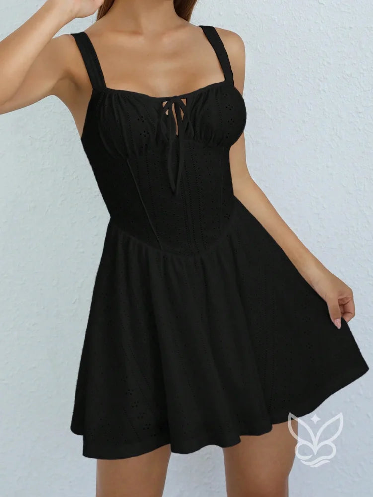 Vestido Mini com Cintura Franzida e Amarração Frontal Vestido Mini com Cintura Franzida e Amarração Frontal