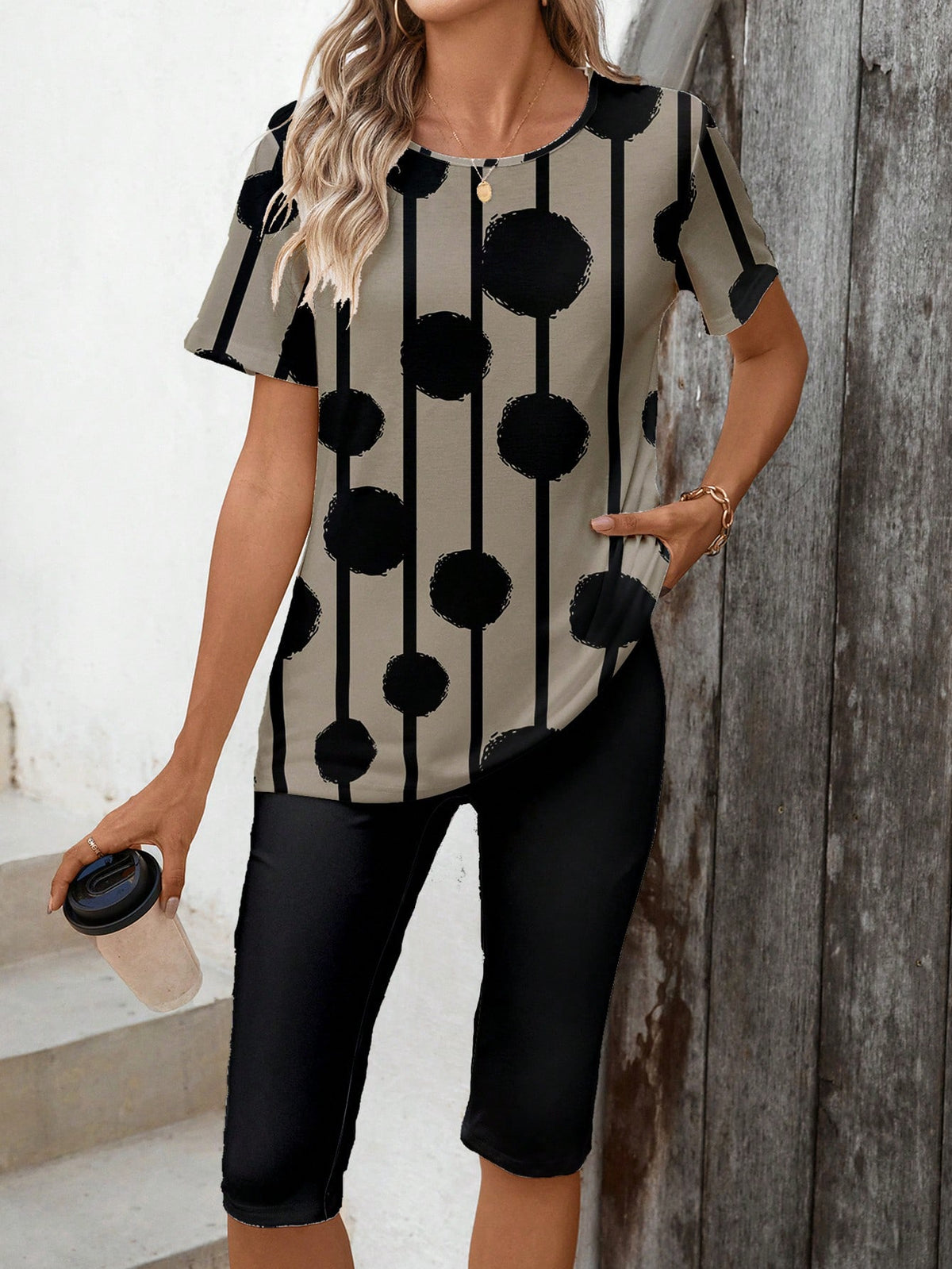 Conjunto Casual Com Blusa Básica E Legging Estampada Floral