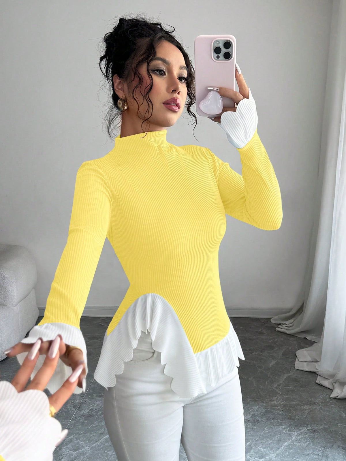 Blusa Manga Longa Com Gola Alta E Barra Assimétrica