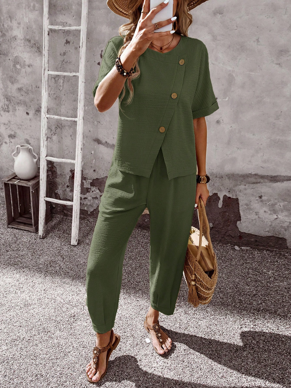 Conjunto Loungewear De Viscose Com Botões Laterais E Calça Jogger