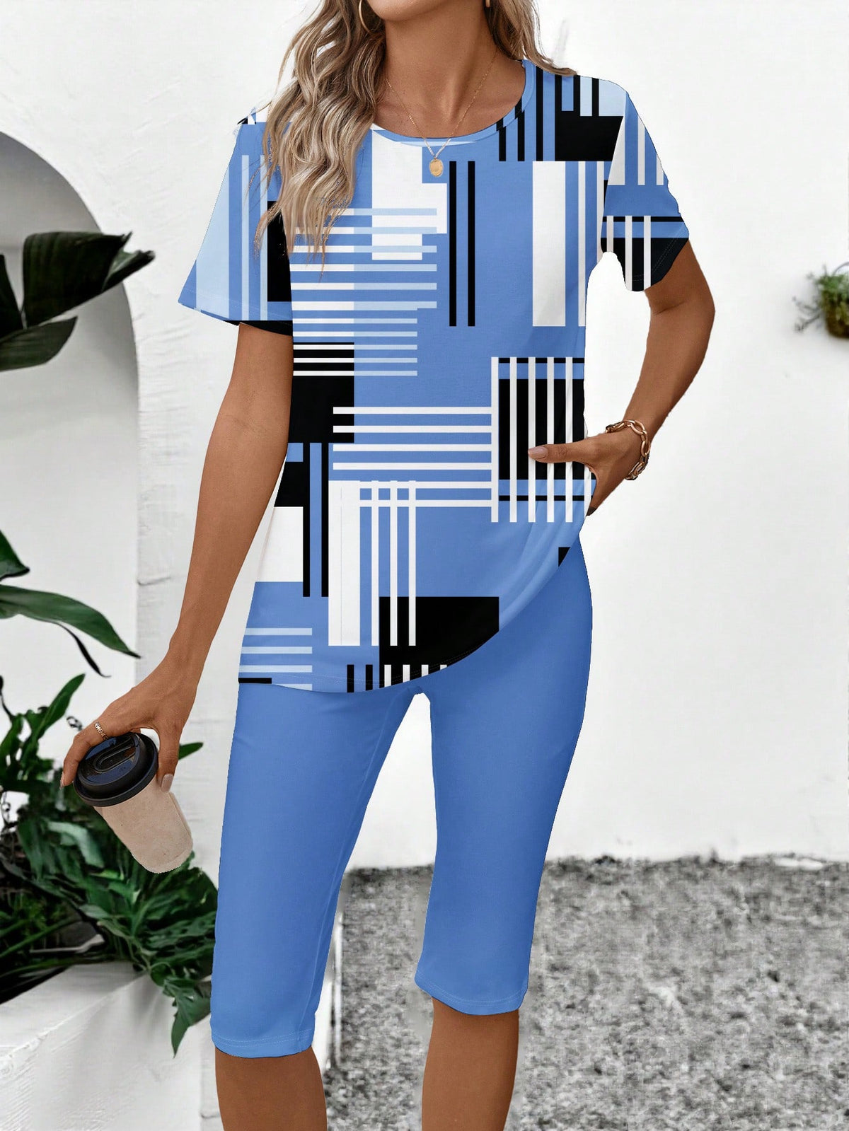 Conjunto Casual Com Blusa Básica E Legging Estampada Floral