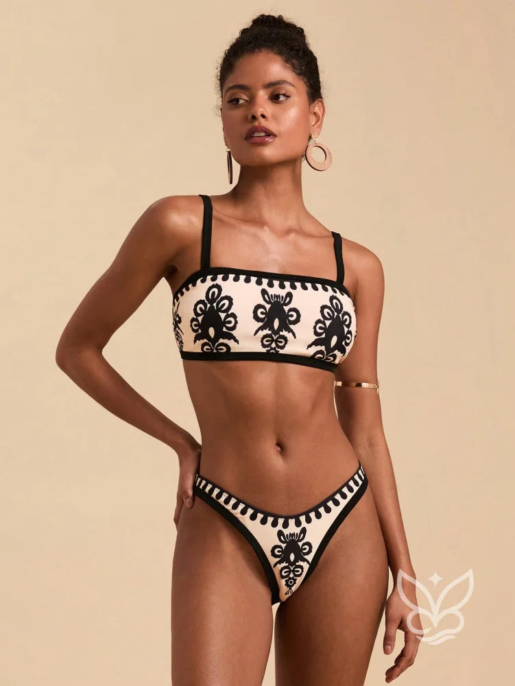 Biquíni Estampado Com Top Reto E Calcinha Cavada Biquíni Estampado Com Top Reto E Calcinha Cavada