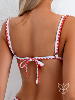 Biquíni Faixa Estampado Com Acabamento Zig Zag Biquíni Faixa Estampado Com Acabamento Zig Zag