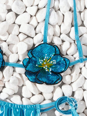 Biquíni Sensual Com Flores Bordadas E Amarração Lateral Biquíni Sensual Com Flores Bordadas E Amarração Lateral