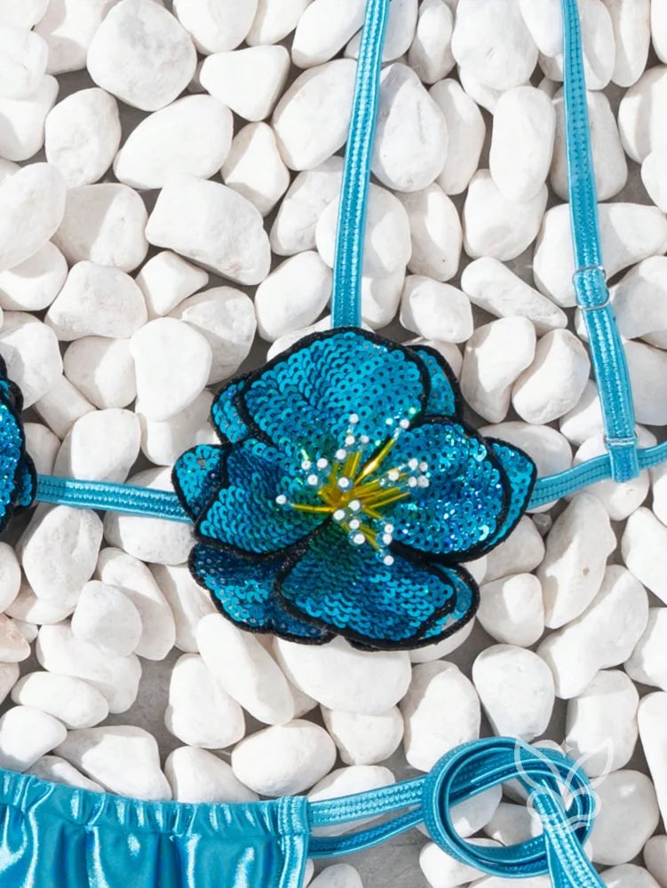 Biquíni Sensual Com Flores Bordadas E Amarração Lateral Biquíni Sensual Com Flores Bordadas E Amarração Lateral