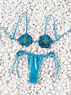 Biquíni Sensual Com Flores Bordadas E Amarração Lateral Biquíni Sensual Com Flores Bordadas E Amarração Lateral