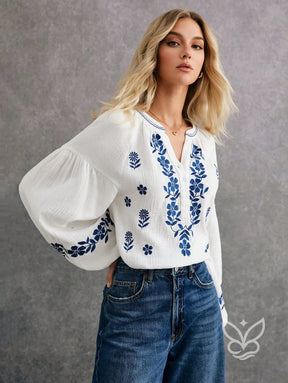 Blusa Boho de Algodão com Bordado Azul e Manga Longa Blusa Boho de Algodão com Bordado Azul e Manga Longa