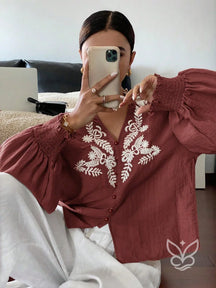 Blusa Bordada Com Botões E Mangas Longas Bufantes Vinho / PP Blusa Bordada Com Botões E Mangas Longas Bufantes