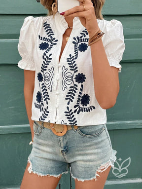 Blusa Bordada Em Algodão Com Mangas Bufantes Curtas Blusa Bordada Em Algodão Com Mangas Bufantes Curtas