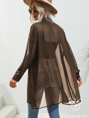 Blusa Botões Frontais Com Manga Drop Shoulder e Manga Longa Blusa Botões Frontais Com Manga Drop Shoulder e Manga Longa