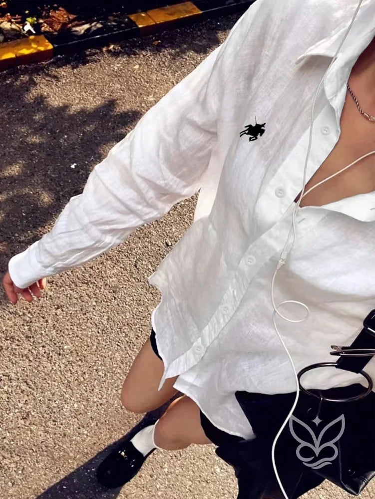 Blusa Camisa de Linho com Botões e Bordado Discreto Blusa Camisa de Linho com Botões e Bordado Discreto