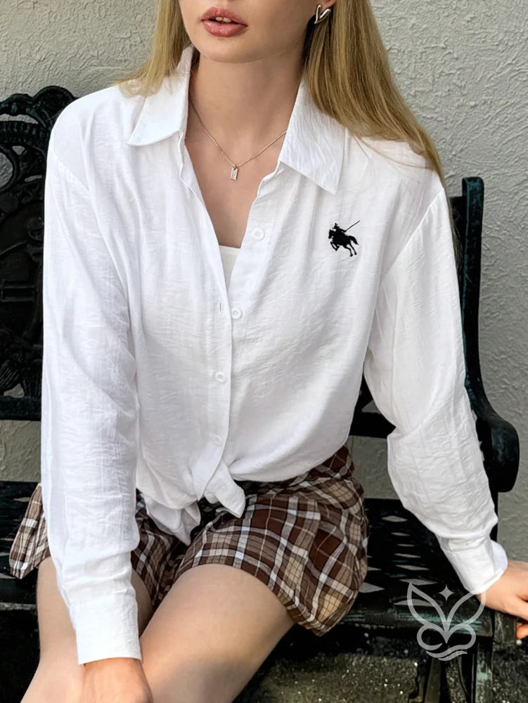 Blusa Camisa de Linho com Botões e Bordado Discreto Blusa Camisa de Linho com Botões e Bordado Discreto