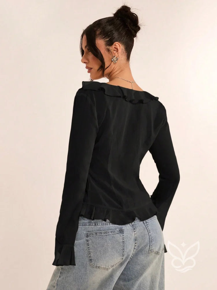 Blusa com Babados na Gola e Amarração Frontal Blusa com Babados na Gola e Amarração Frontal