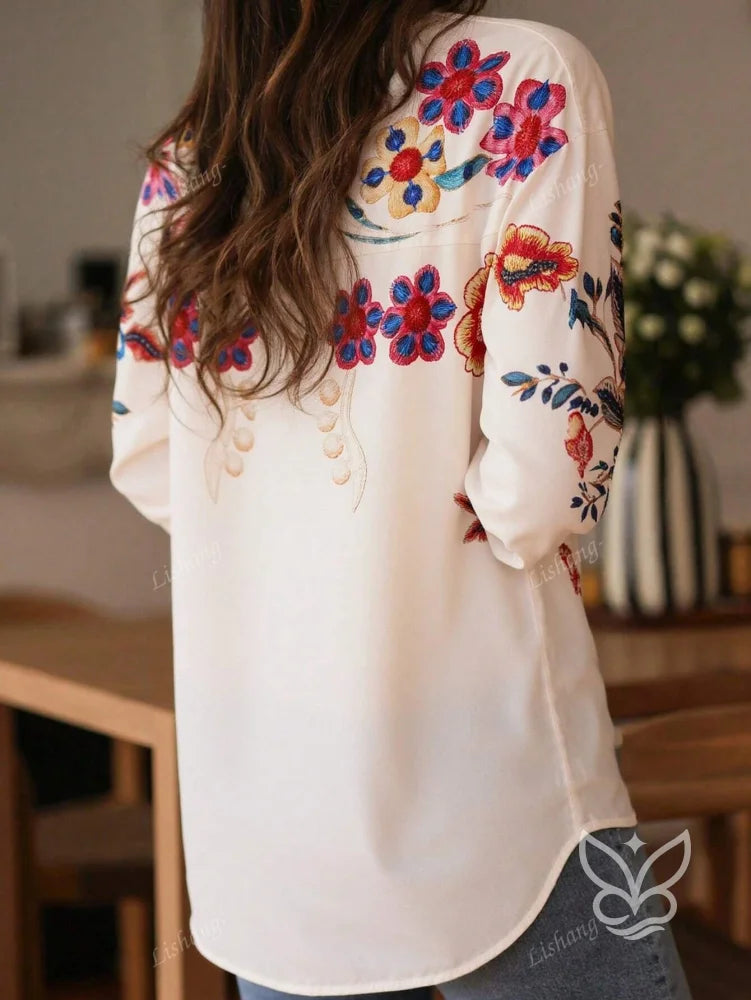 Blusa com Bordado Floral Colorido e Manga Longa Boho Blusa com Bordado Floral Colorido e Manga Longa Boho