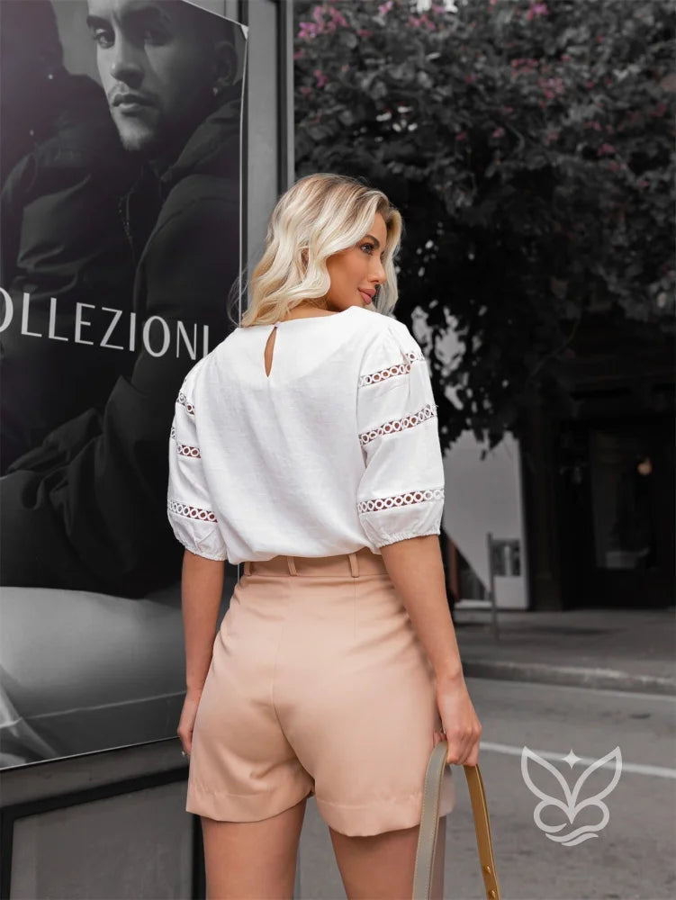 Blusa com Detalhe em Renda nas Mangas Bufantes Blusa com Detalhe em Renda nas Mangas Bufantes