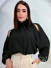 Blusa com Gola Alta Babado e Manga Vazadas Preto / P Blusa com Gola Alta Babado e Manga Vazadas