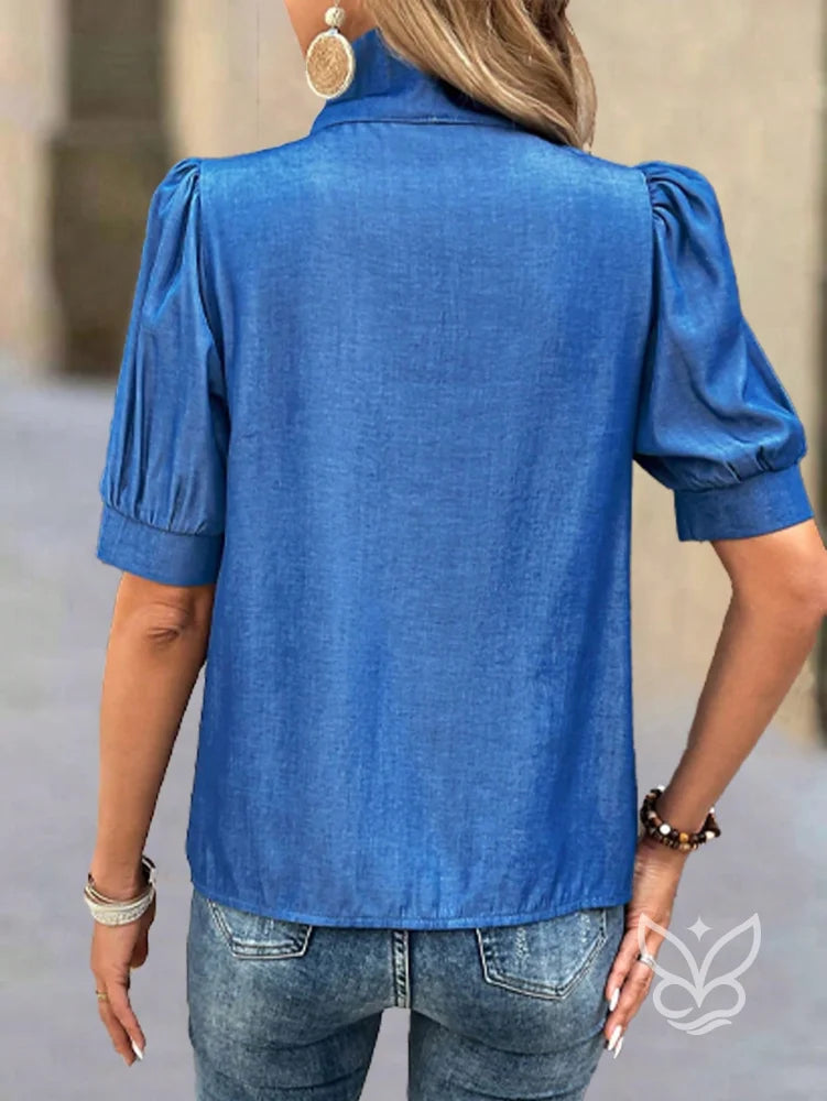 Blusa Com Gola Laço E Manga Bufante Com Pregas Blusa Com Gola Laço E Manga Bufante Com Pregas