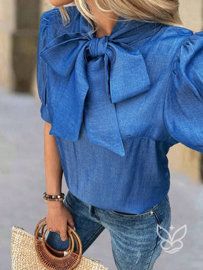 Blusa Com Gola Laço E Manga Bufante Com Pregas Blusa Com Gola Laço E Manga Bufante Com Pregas