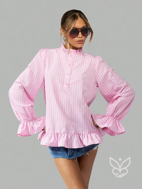 Blusa Com Gola Victoriana Babados E Manga Bufante Com Botões Blusa Com Gola Victoriana Babados E Manga Bufante Com