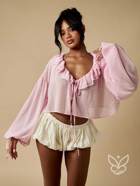 Blusa Com Gola Victoriana Babados E Mangas Bufantes Blusa Com Gola Victoriana Babados E Mangas Bufantes