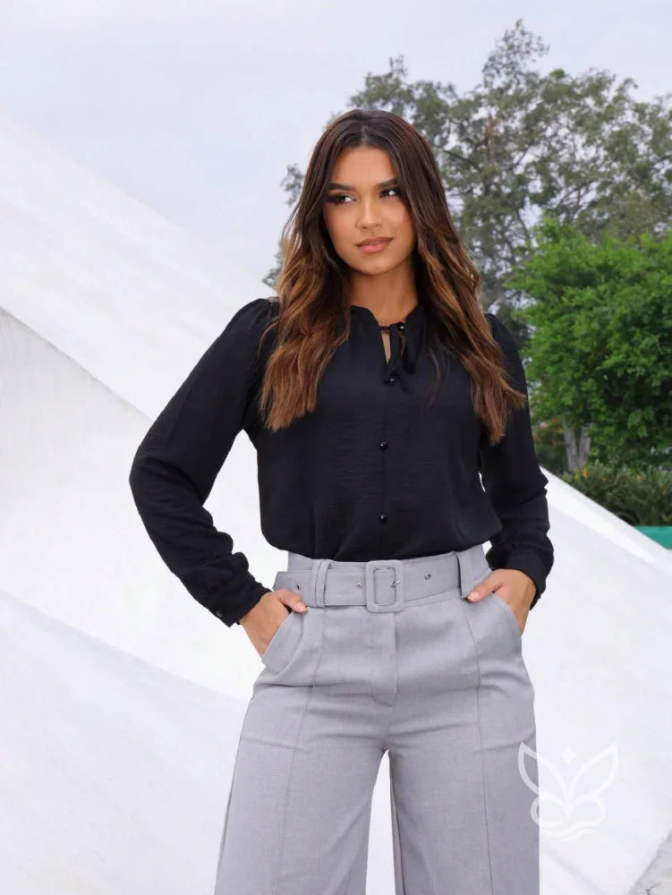 Blusa com Laço na Gola e Manga Longa Sofisticada Preto / PP Blusa com Laço na Gola e Manga Longa Sofisticada