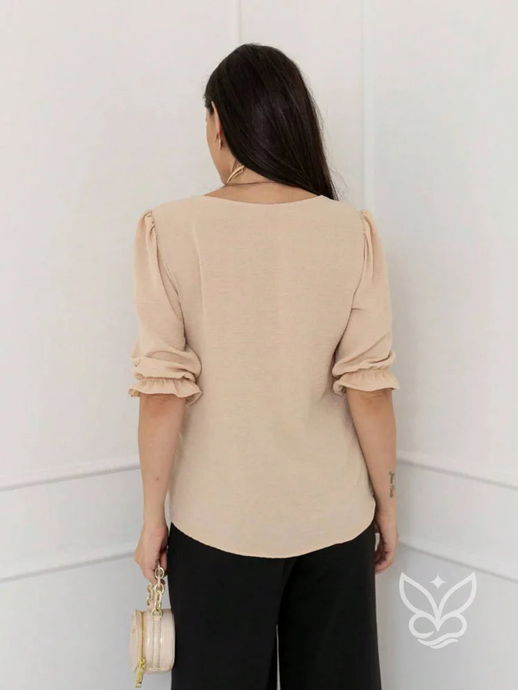 Blusa com Manga Bufante e Pregas Delicadas Blusa com Manga Bufante e Pregas Delicadas