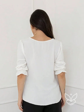 Blusa com Manga Bufante e Pregas Delicadas Blusa com Manga Bufante e Pregas Delicadas