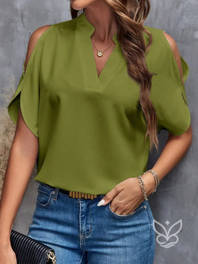 Blusa com Ombros Vazados e Decote em V Sofisticado Blusa com Ombros Vazados e Decote em V Sofisticado