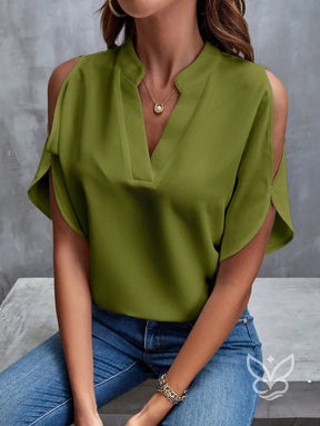 Blusa com Ombros Vazados e Decote em V Sofisticado Verde Militar / P Blusa com Ombros Vazados e Decote em V Sofisticado