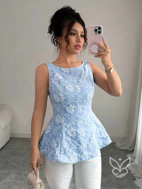 Blusa Cropped Com Costas Abertas E Laço Decorativo Blusa Cropped Com Costas Abertas E Laço Decorativo