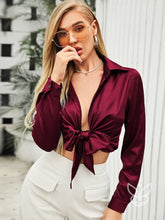 Blusa Cropped Em Cetim Com Amarração Frontal Sofisticada Vinho / PP Blusa Cropped Em Cetim Com Amarração Frontal