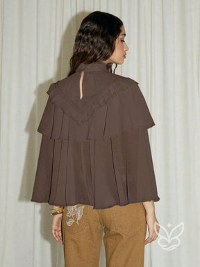 Blusa Cropped Gola Victoriana Babados Em Camadas E Estilo Vintage Blusa Cropped Gola Victoriana Babados Em Camadas E