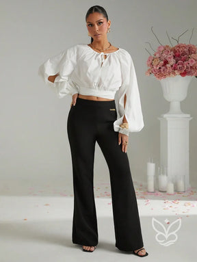 Blusa Cropped Manga Longa Amarração No Decote E Punho Bufante Blusa Cropped Manga Longa Amarração No Decote E Punho