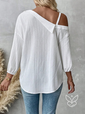 Blusa de Botão com Caimento Solto e Alça Fina Blusa de Botão com Caimento Solto e Alça Fina